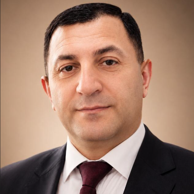 Dr. Elnur AĞDAMLI